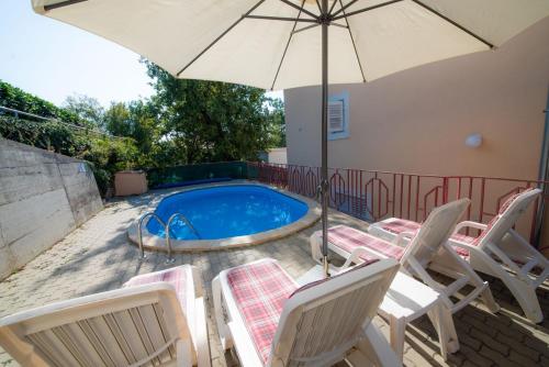 Apartments Ivona - swimming pool