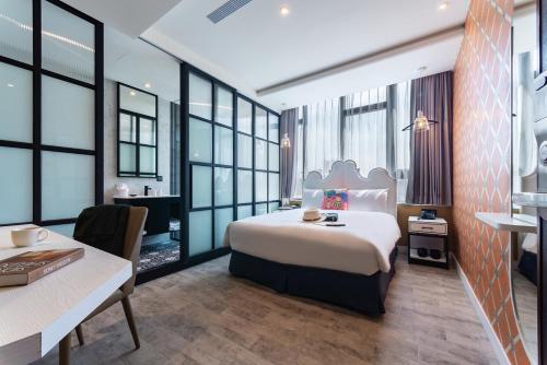 room detail thumbnail 0