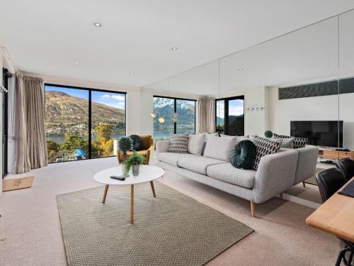 Goldrush Vista - Queenstown Holiday Home