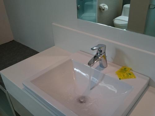 Go Hotels Butuan Room Type - Twin Room