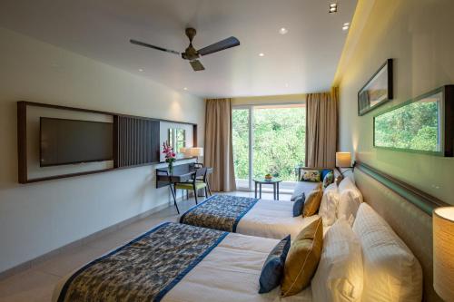 Double or twin room, deluxe, spa bathtub