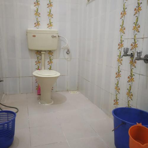 Standard Double Room image 5