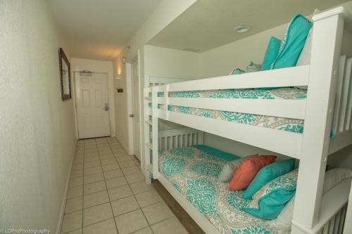 Pelican Beach 2011 Destin Condo - image 4