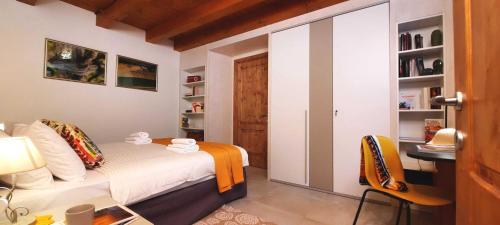 Double or Twin Room with Private Bathroom