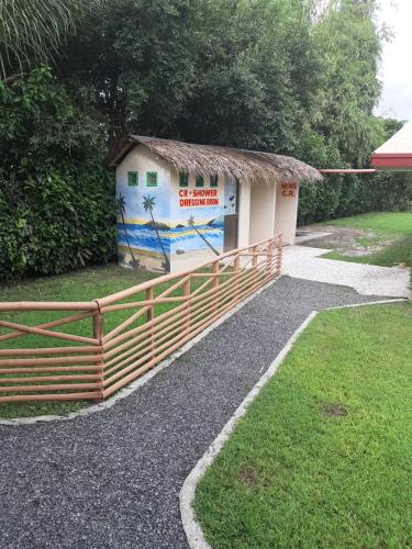 Monty's Riverside View Resort – San Antonio, Zambales, VA