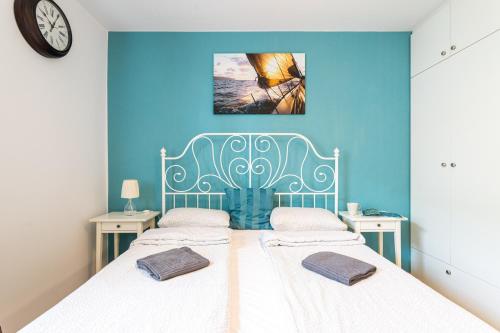 One-Bedroom Apartment image 3