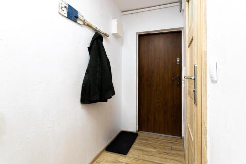 One-Bedroom Apartment image 1