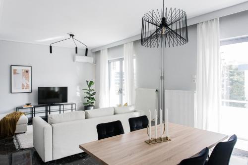 Spacious & Airy 1BR Apartment near HELEXPO Marousi by UPSTREET, Афины (фото 3)