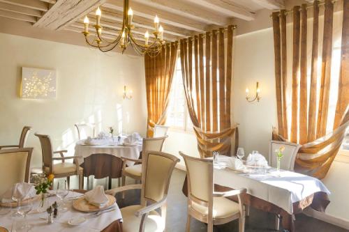 Étterem, Logis Hotel & Restaurant du Sauvage in La Ferté-Gaucher
