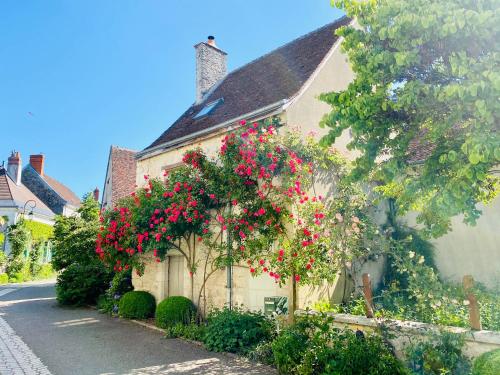 Le Lavoir aux Roses by Gîtes Sud Touraine