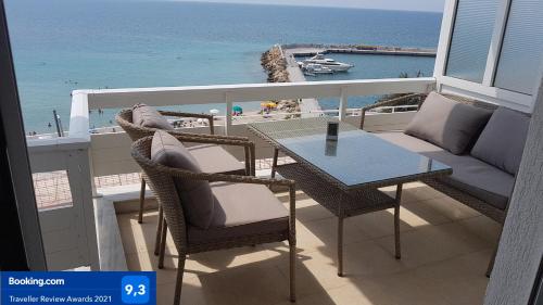 Luxury apartment on the first line ! in Nea Kallikratia