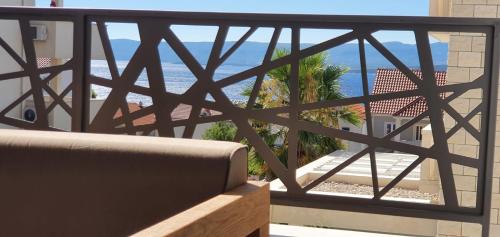 L & L Apartmani, Bol
