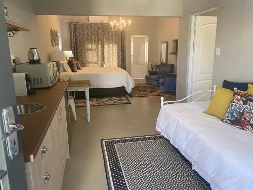 Steenkoppies semi self catering apartment