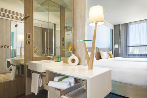 2 double beds