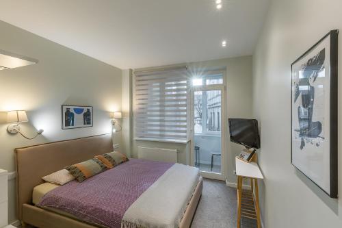 Art & Comfort Rooms