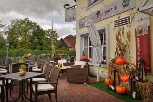 شرفة/ تراس, Hotel Zur Linde in شيرمبيك