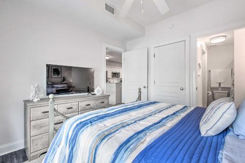 Bright Mexico Beach Condo Walk to Waterfront - image 5