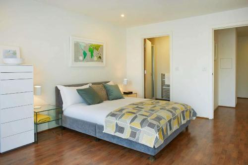 Spitalfields Apartments, Aldgate, London