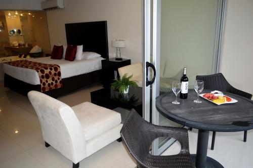 Sun Hotel - image 3
