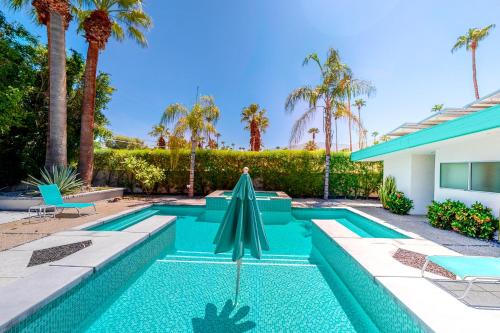 Midcentury Aqua Skies Permit# 1872 in Palm Springs, USA