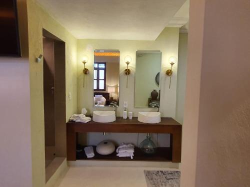 284046636 Mansion San Miguel