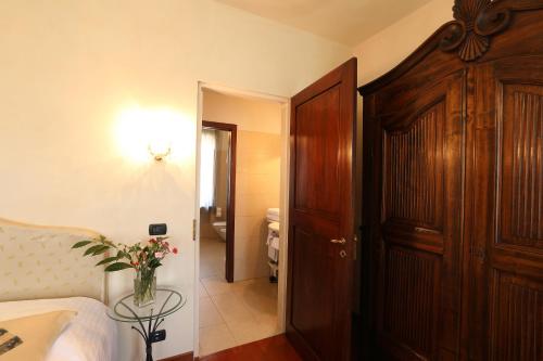 Locanda Dell'Orso Bevitore - Tap to explore photos