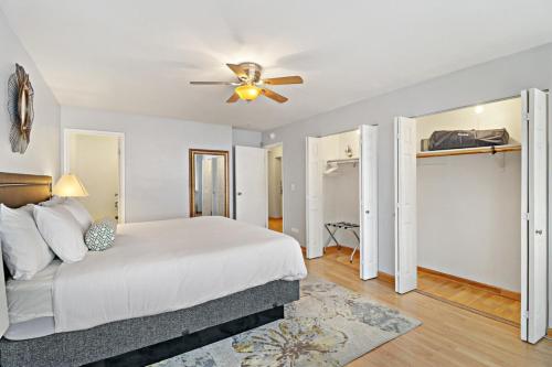 Downtown 2BR Spacious Living & Kitchen King Beds - image 7