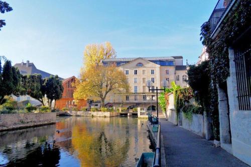 Le grand moulin des tanneurs B&B et Love Room - Accommodation - Dole