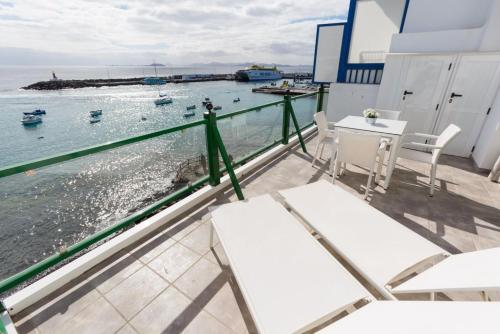 SEA BREEZE Ocean View Apartment 2