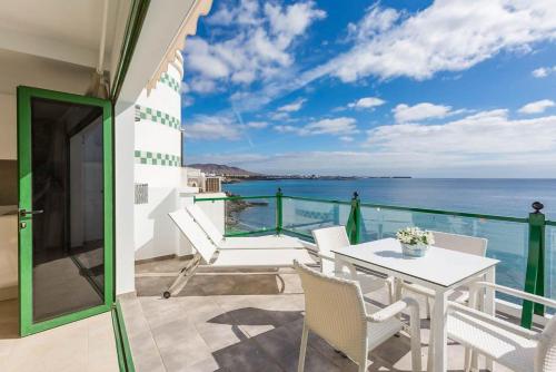 SEA BREEZE Ocean View Apartment 4