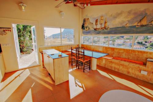 Tosal Julia - sea view villa with private pool in Calpe - image 7