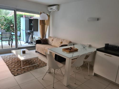 Facilities, Le Lodge, T2 classe 3 etoiles avec jardin, parking, piscine & mer a 2 pas in Menton