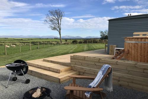 Little Peak Cabin, Llanerchymedd, North Wales