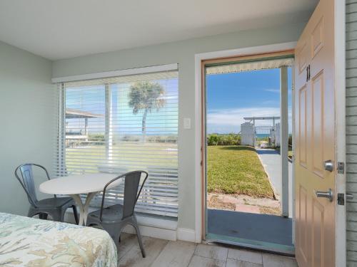 Sea Aire Oceanfront Inn – Cocoa Beach, FL