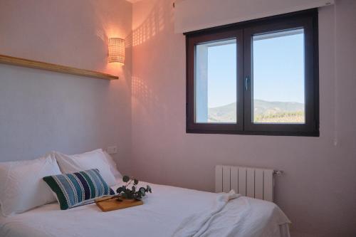 2 bedrooms, 3 beds