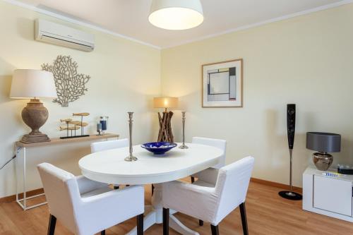 Facilities, Privilege Sea View Apartment Pochet with Rooftop Pool, Village Marina - Olhao in Olhao
