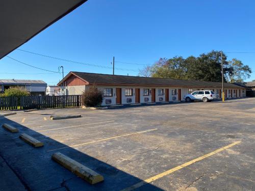 . Relax Inn-Plaquemine