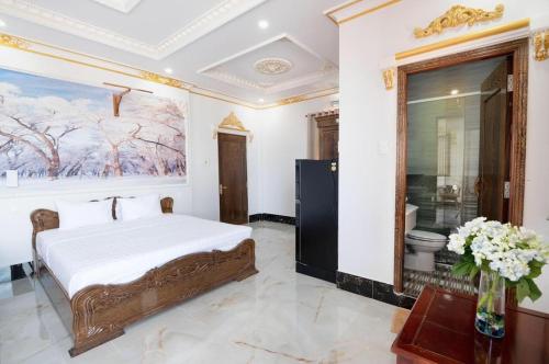 . Little Saigon Hotel