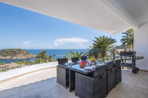 Villa Suria by Aguilarent