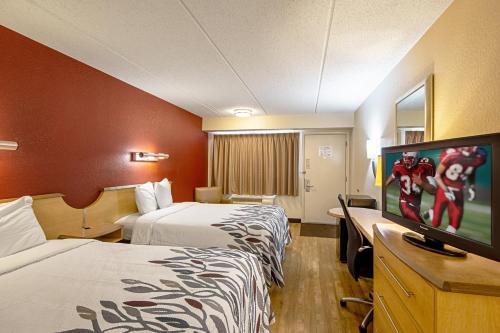 Red Roof Inn Charleston West - Hurricane, WV in Teays Valley Estates, USA