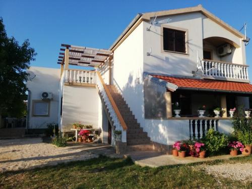 Apartment Ljilja - 250m from beach