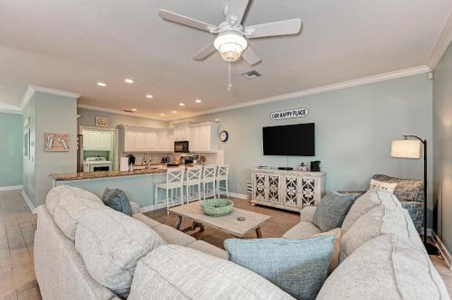 Large single family home - pool in full sun with spa free wifi and bikes 3 mintes to beach - main image