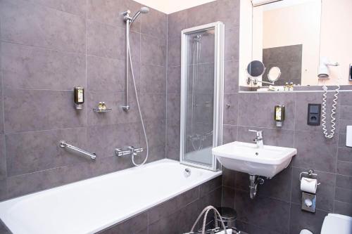 Schlosshotel Blankenburg Room Type - Classic Double Room