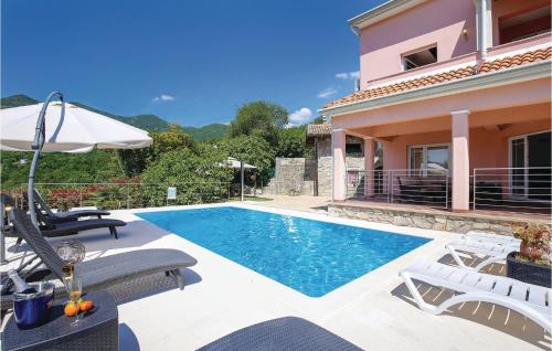 Awesome Home In Icici With Wifi, Outdoor Swimming Pool And Heated Swimming Pool - Ičići