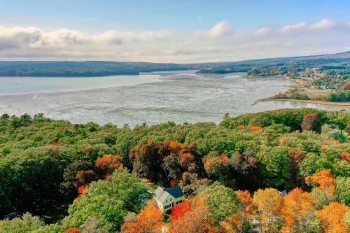 Farmhouse on the Cove in โอโรโน (ME)