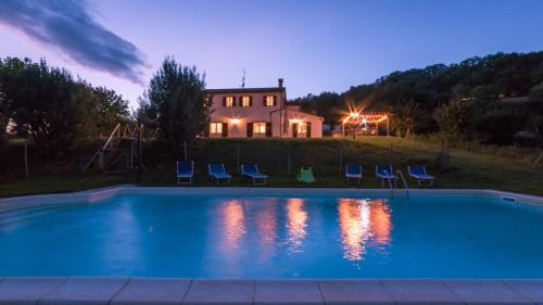  CASALE DEL PODESTA´ 10&1, Emma Villas in Fratte Rosa