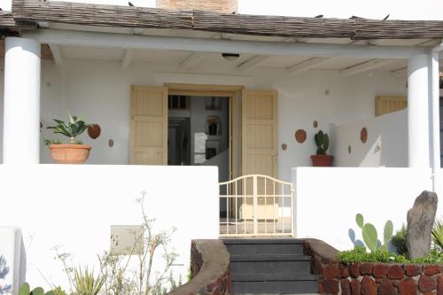 Villa Ginestra Stromboli - image 2