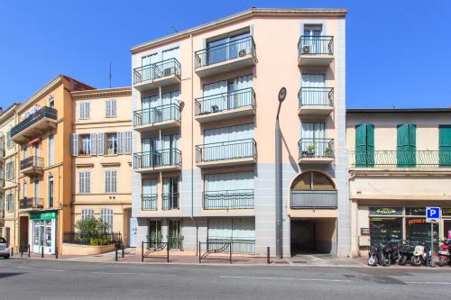 TRES BEL APPARTEMENT CANNES SUQUET.