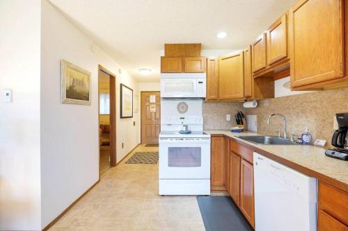 Pelican Condo in Moclips, USA