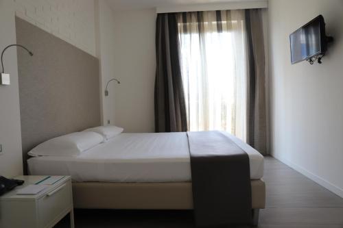 Smeraldo Suites & Spa Room Type - Comfort Double Room with lateral Sea View Smeraldo Suites & Spa Room Type - Comfort Double Room with lateral Sea View